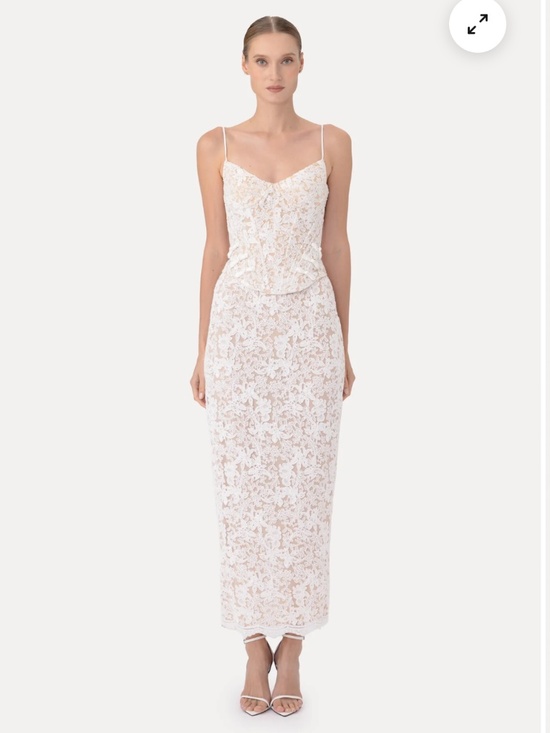 sau lee Dresses & Skirts - Sau Lee NWT Roma Lace Top & Skirt Set